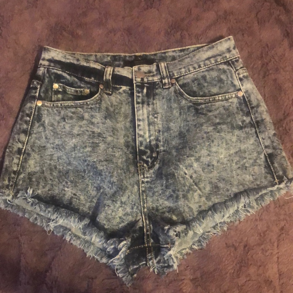 HIGH WAISTED DENIM SHORTS